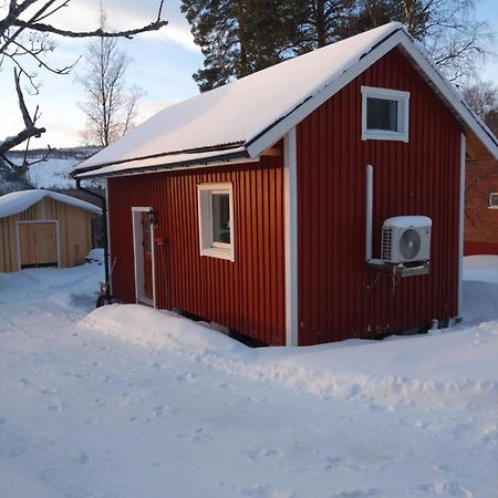 Nyrenoverad Charmig Gaeststuga Med Sovloft I Jaerpen Jarpen 외부 사진