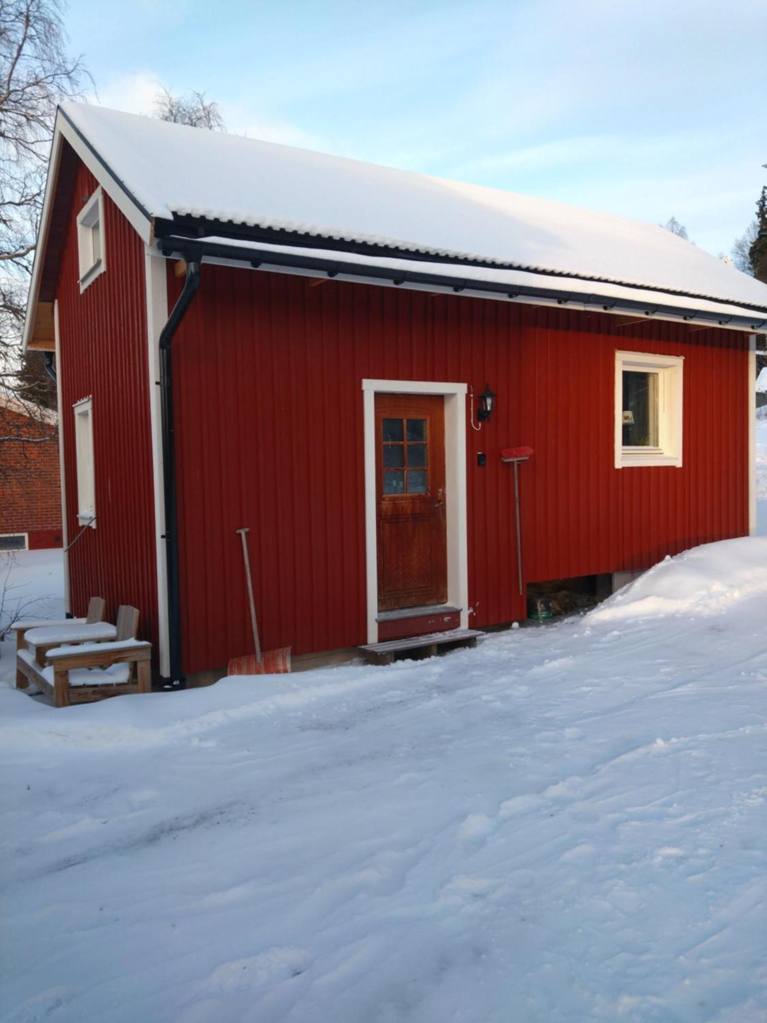 Nyrenoverad Charmig Gaeststuga Med Sovloft I Jaerpen Jarpen 외부 사진